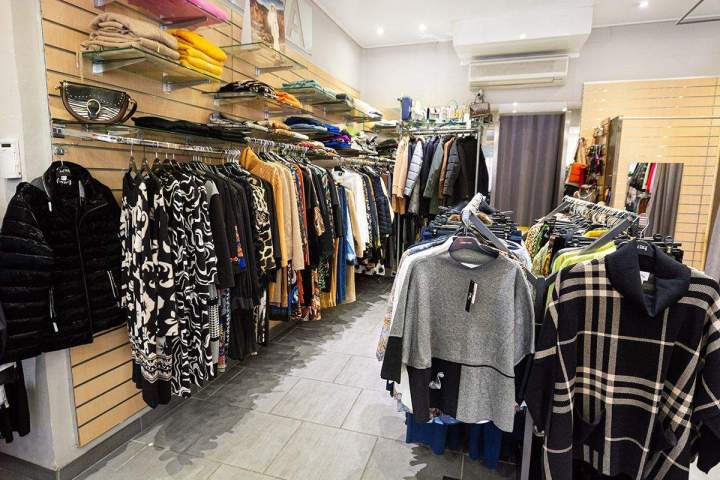 Large choix de vêtements Martigues